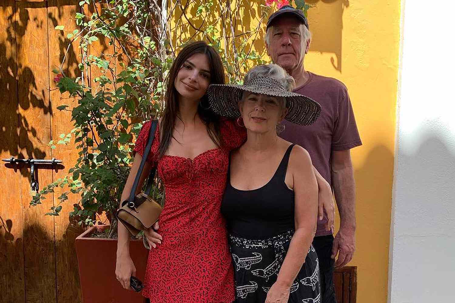 All About Emily Ratajkowskis Parents, Kathleen Balgley and John Ratajkowski