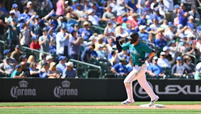 Seattle Mariners' Rally Falls Short in 5-4 Loss to Toronto Blue Jays on Saturday