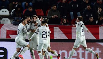 Independiente le dio la espalda a la historia: volvió al triunfo frente a Estudiantes en La Plata con dos goles de cabeza