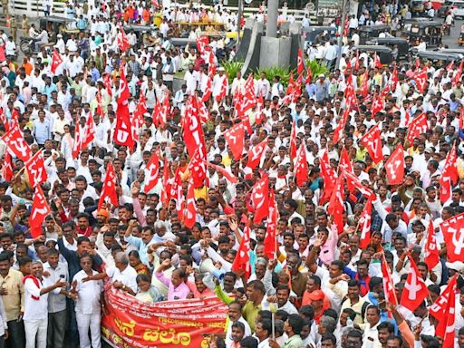 Gram panchayat staff warn Karnataka govt of laying siege to Vidhana Soudha