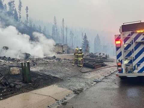 Au Canada, un incendie détruit la ville de Jasper dans le parc national du même nom