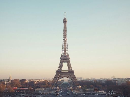 La curiosa historia detrás de la Torre Eiffel, el símbolo de París - La Tercera