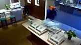 Thieves use sledgehammers to smash display cases in brazen daytime theft at Westport jewelry store