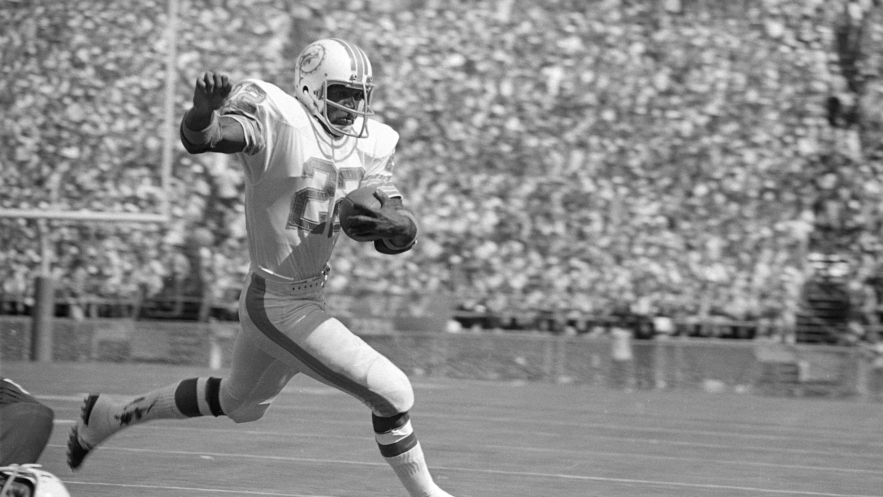 Mercury Morris, speedy back who won two Super Bowls with Miami, dies at 77