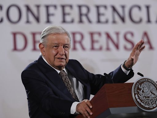 López Obrador advierte a Trump de que cerrar la frontera desataría "una rebelión"