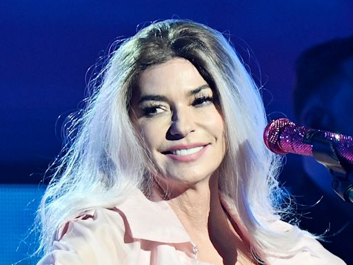 Shania Twain leaves fans baffled as star fans looks unrecognizable in Vegas