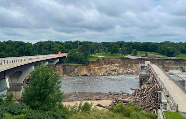 Minneapolis bridge on verge of collapsing following torrential rain, flooding