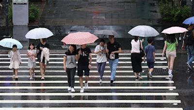 早安世界》低氣壓影響今起全台防大雨 31日轉多雲到晴