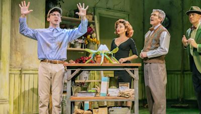 Photos: See Sarah Hyland & Andrew Barth Feldman in LITTLE SHOP OF HORRORS