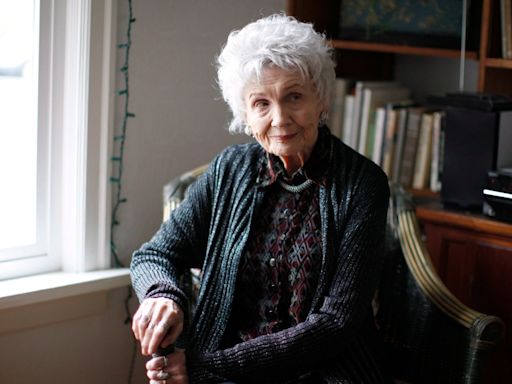 Lawyer who prosecuted Alice Munro's husband unsurprised case stayed hidden for years