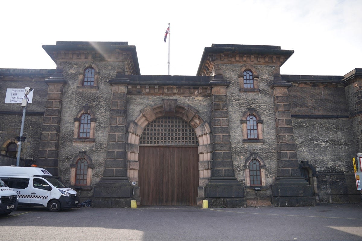 Inside ‘crumbling, overcrowded, vermin-infested’ Wandsworth prison as guard is accused of sex with inmate