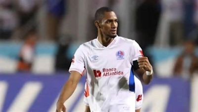 Jerry Bengtson se refiere al bicampeonato invicto y la clave del Olimpia para sumar 44 partidos sin perder