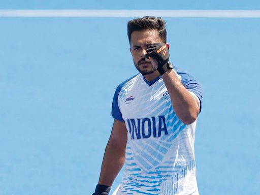 Olympics-Hockey-Harmanpreet strikes again to save India, Dutch women come from behind to topple Germany