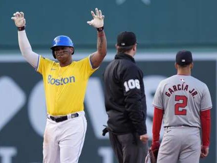 Rafael Devers' 2-run double in the 8th inning lifts Red Sox over Nationals 4-2