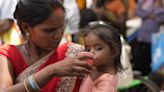 Scorching heat wave kills 14 in India