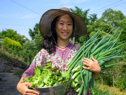 South Korean Woman Embracing Single, Child-Free Life Becomes YouTube Star