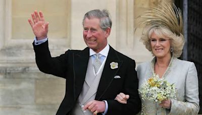 Carlo d’Inghilterra e Camilla Parker Bowles, il triste anniversario di matrimonio. E non (solo) per la malattia del re