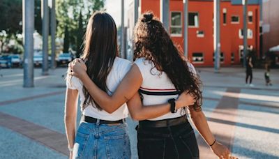 Frágiles y complejas: las amistades femeninas dependen de tres factores, según un nuevo libro