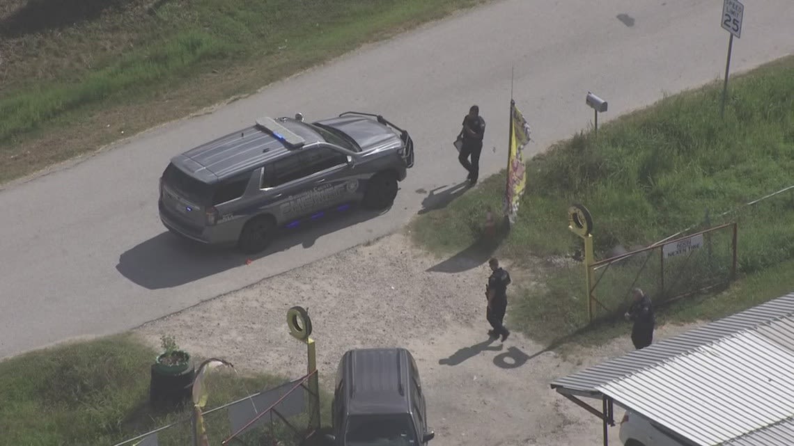 School in Brazoria County on lockdown after shooting nearby, sheriff's office says