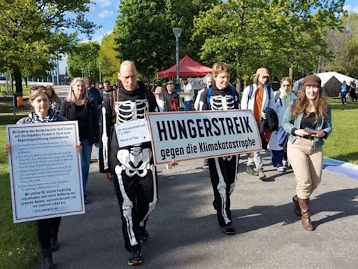 Hungerstreik in Berlin: Aktivisten hungern für Klima-Aussage von Bundeskanzler Olaf Scholz