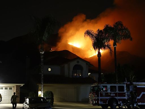 Airport Fire in Trabuco Canyon in Orange County grows to over 9,000 acres