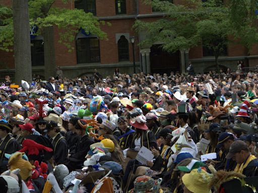 Salovey calls for dialogue in final Baccalaureate Address, Surgeon General Vivek Murphy speaks at Class Day - Yale Daily News