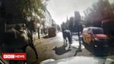Cavalos pelas ruas de Londres: animais do Exército fogem e correm pela cidade
