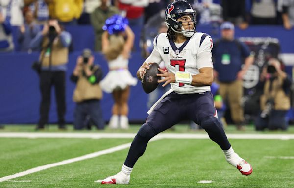 Watch: C.J. Stroud throws no look pass at Texans OTAs