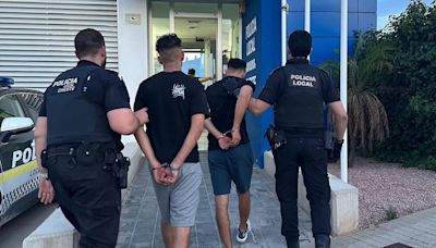 Arrestan a dos ladrones que huían por los tejados tras robar en una vivienda de Cheste