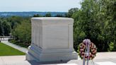 NKY 8th graders place wreath at Tomb of the Unknown Soldier