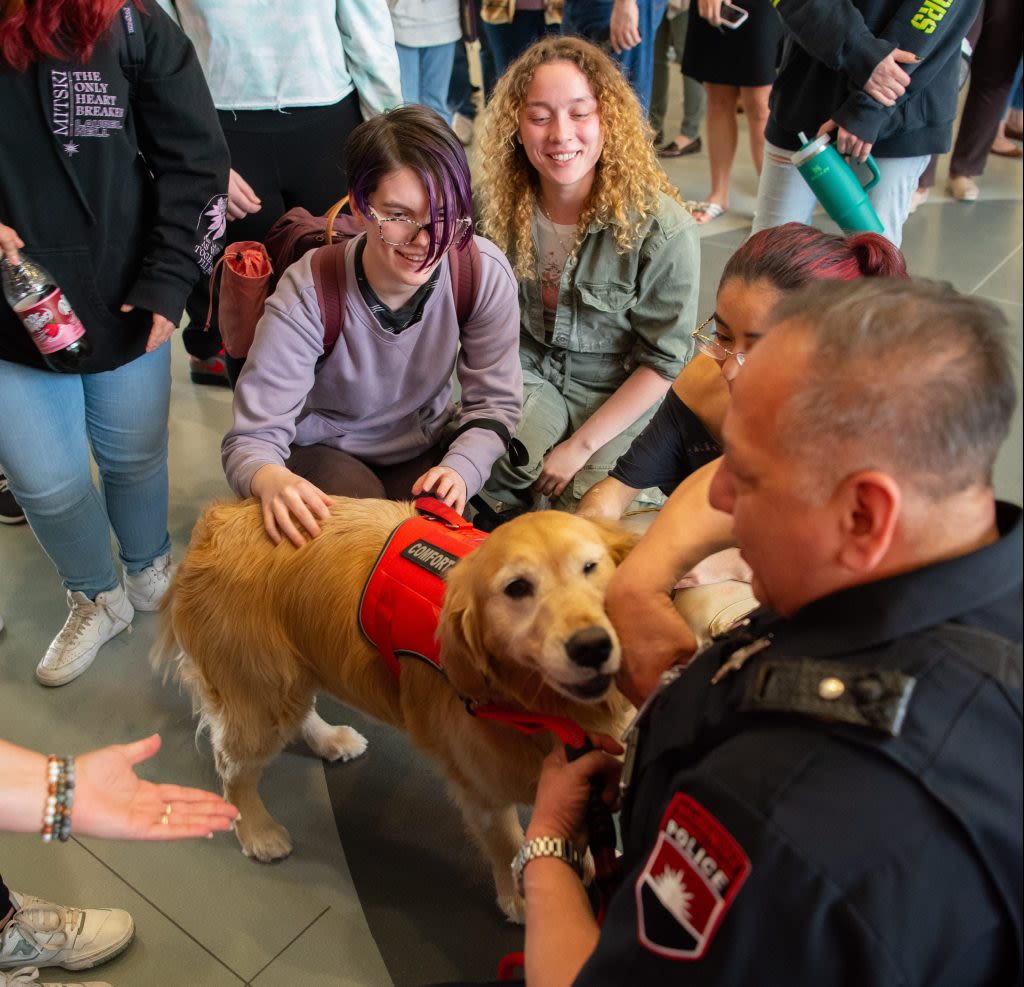 Column: Waubonsee Community College joins East Aurora schools in making comfort dogs ‘a big deal’