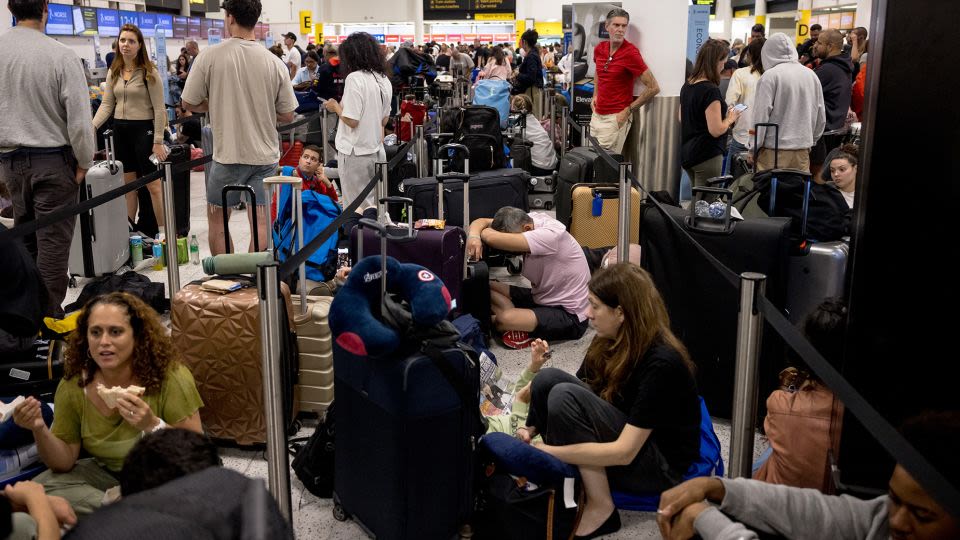 Global tech outage: What to know if you’re traveling this weekend