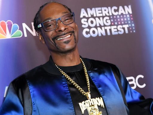 Snoop Dogg Named Greatest Rapper Of All-Time On ‘Family Feud’ Over 2Pac, Biggie, JAY-Z