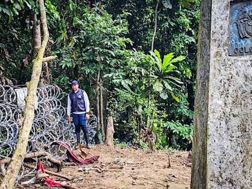 Las barreras de alambres de púas con las que el gobierno de Panamá cerró varios pasos del tapón del Darién