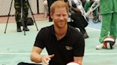 Prinz Harry und "Tante Meghan" beim Sitzvolleyball in Nigeria