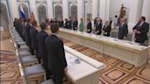 Putin signs decree approving new government