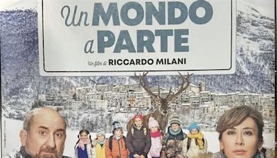 Al multisala Tevere di Castiglione in Teverina si proietta il film “Un mondo a parte”. Ospite il regista Milani