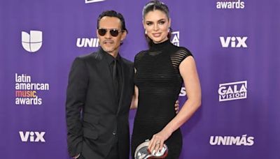 Marc Anthony y Nadia Ferreira deslumbran a su paso por los Latin American Music Awards 2024