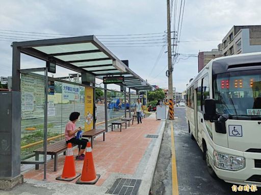 大甲火車站前長廊式候車亭5/7完工 議員施志昌會勘進度