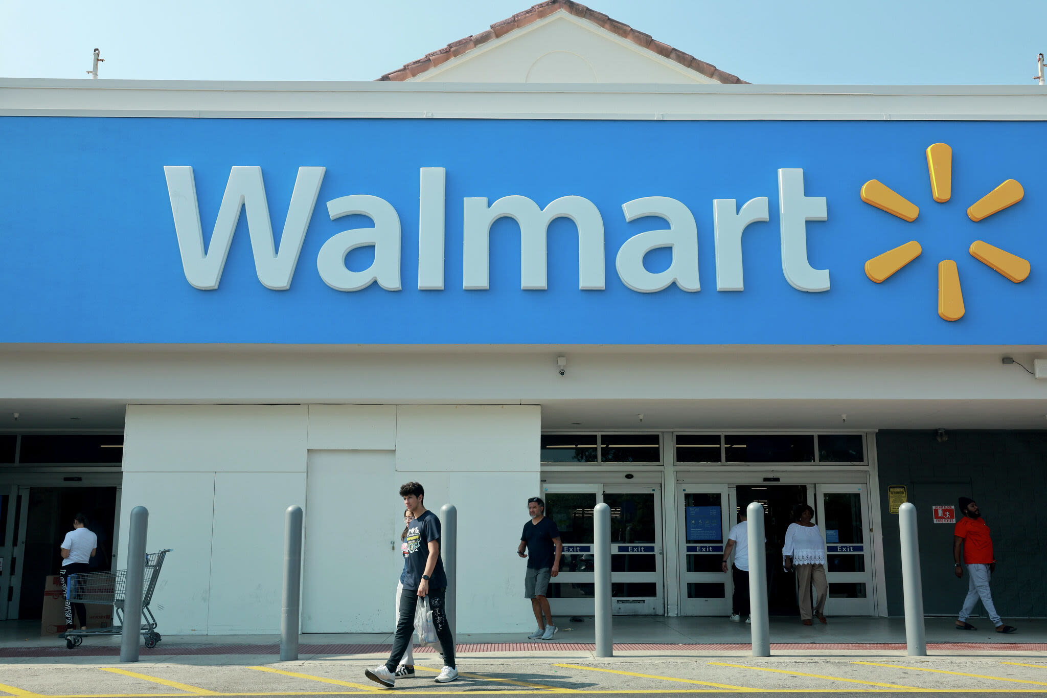Walmart asks some Texans to relocate or lose their jobs