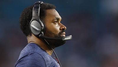 Jerod Mayo reacts to Patriots rookie WR's wild introductory press conference | Sporting News