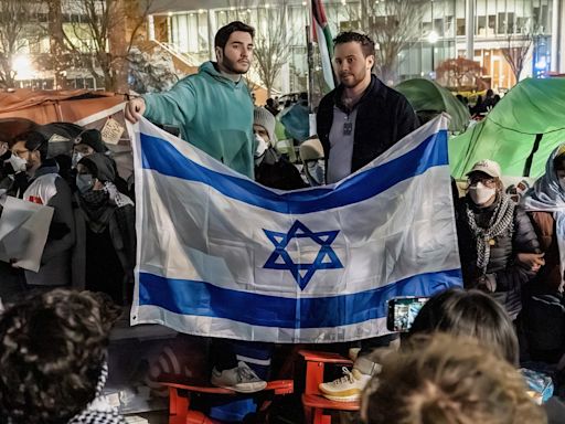 Pro-Israel Agitator Shouts ‘Kill the Jews,’ Gets Everyone Else Arrested