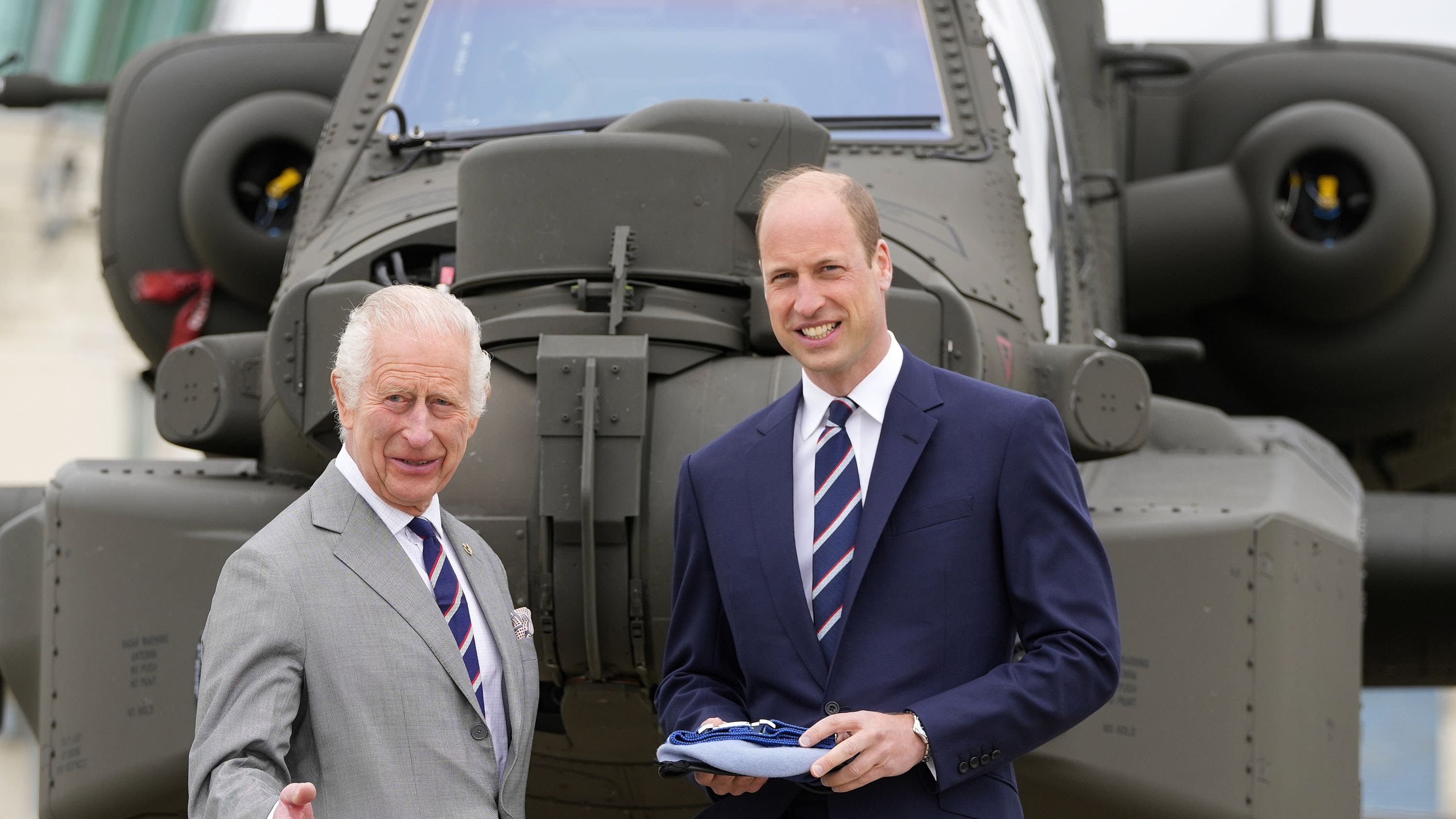 King hands military role to William during visit to Hampshire air base