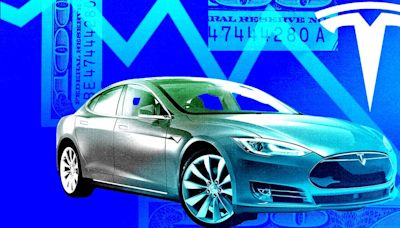Tesla needs to figure out how to sell cars. Its salespeople say it's stuck in the past.