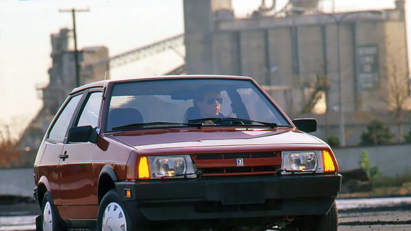 View Photos of the 1989 Lada Samara