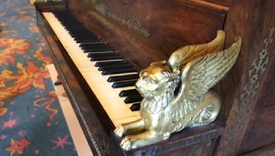 King George IV’s grand piano returns home to Brighton's Royal Pavilion | ITV News