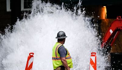 Water begins to flow again in downtown Atlanta after outage that began Friday