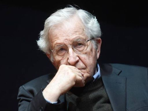 Noam Chomsky recibe alta médica tras sufrir accidente cerebrovascular - La Tercera