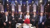 Claire Chazal souligne sa taille de guêpe avec une jupe taille haute flamboyante, face à une foule d'invités de marque