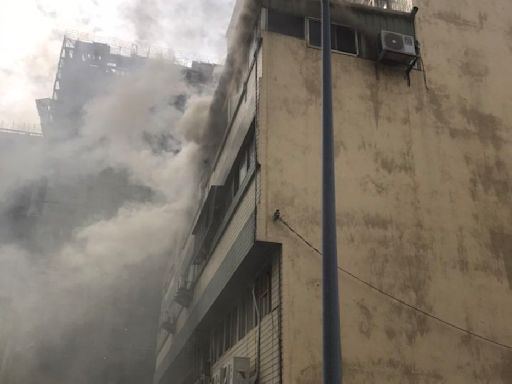 台中梧棲大樓火警 無人住3樓竄濃煙！消防迅速撲滅
